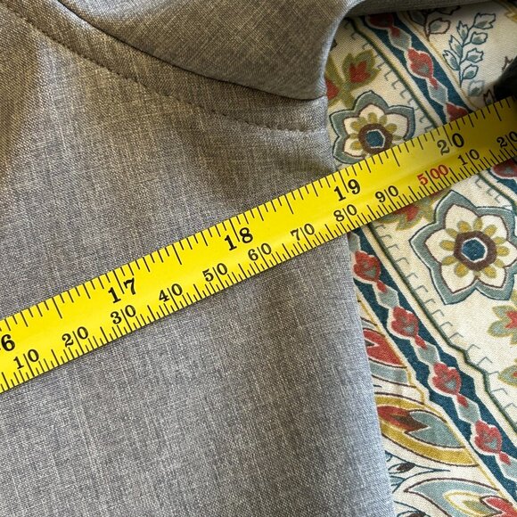 Cloudveil Light Grey Mid-Thigh Jacket - Size Small to Medium - Picture 12 of 14